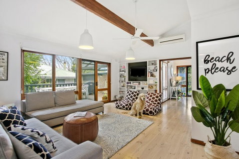 CASTAWAY - Hervey Bay Accommodation 0