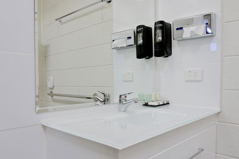 Castle Creek Motel - Tourism Hervey Bay 2