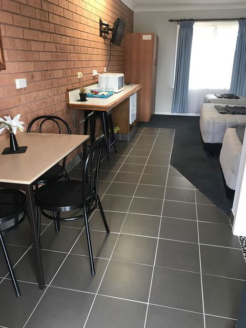 Castlereagh Motor Inn - Tourism Hervey Bay 2