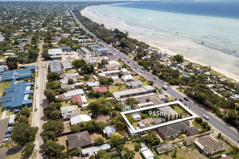 Casual Beachin It Family Getaway- With Bungalow On Beachfront - Hervey Bay Accommodation 1