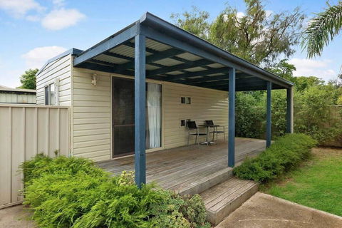 Casual Beachin It Family Getaway- With Bungalow On Beachfront - Hervey Bay Accommodation 2