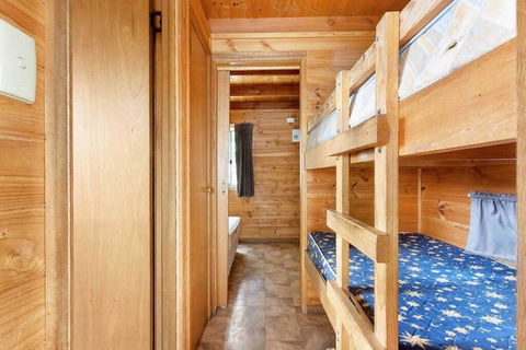 Casual Beachin It Family Getaway- With Bungalow On Beachfront - Hervey Bay Accommodation 3