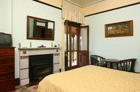 CBC Bed & Breakfast & Cafe - Hervey Bay Accommodation 0