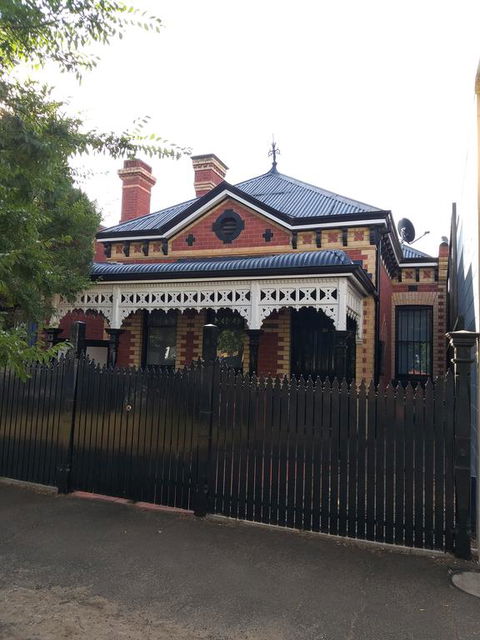 CBD Home Rinaldi's - Tourism Hervey Bay 0