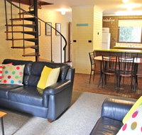Cedar Holiday Units - Apartment 3 - Hervey Bay Accommodation