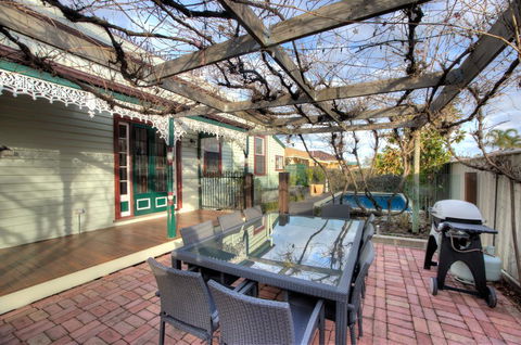 Central Charm - Hervey Bay Accommodation 0