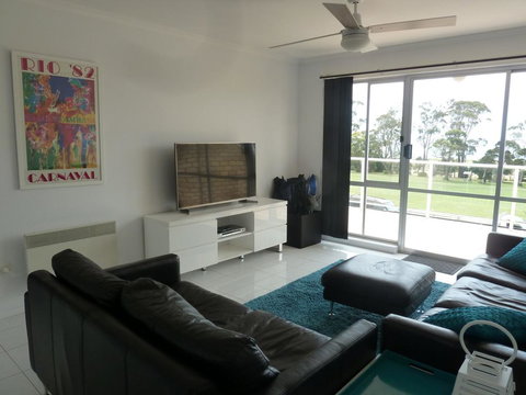Central Luxury With Fabulous Views - Hervey Bay Accommodation 2