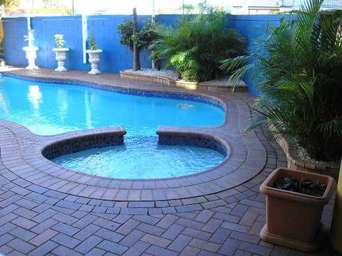 Centrepoint Motor Inn - Tourism Hervey Bay 0