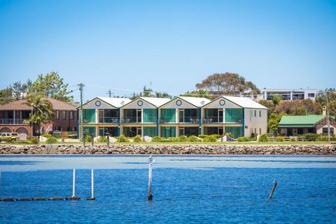 Cetacea Luxury Apartments - Tourism Hervey Bay 2