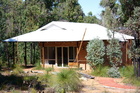 Chalets On Stoneville - Tourism Hervey Bay 0