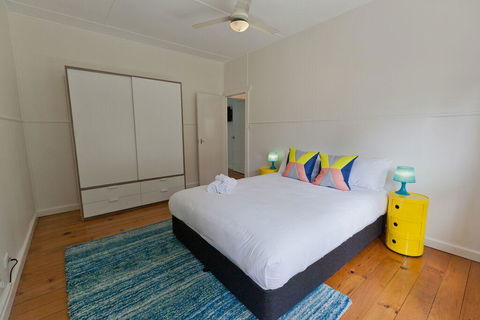Charlie's Beach House - Tourism Hervey Bay 3