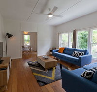 Charlie's Beach House - Hervey Bay Accommodation