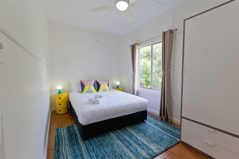 Charlie's Beach House - Tourism Hervey Bay 1