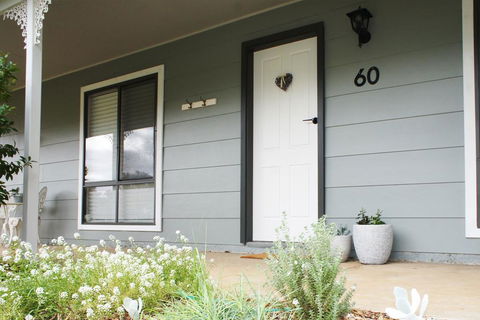 Charlottes Honor - River & Golf Cottage - Hervey Bay Accommodation 0