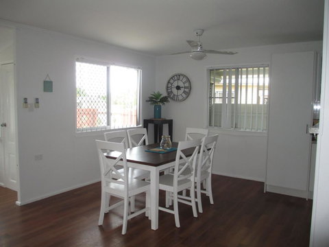 Charming Beach House - Hervey Bay Accommodation 2