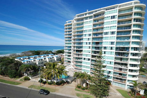Chateau Royale Beach Resort - Tourism Hervey Bay 0