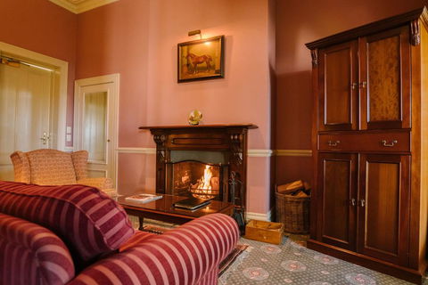 Chateau Yering Hotel - Tourism Hervey Bay 2