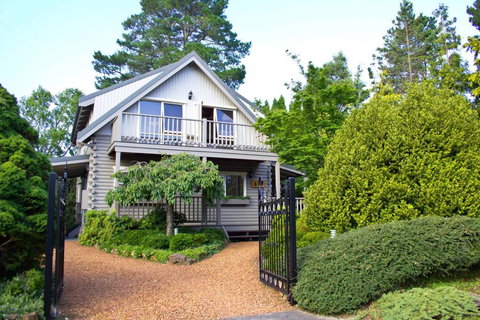 Cherry Cottage - Leura - Hervey Bay Accommodation 0