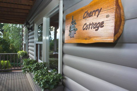 Cherry Cottage - Leura - Hervey Bay Accommodation 2