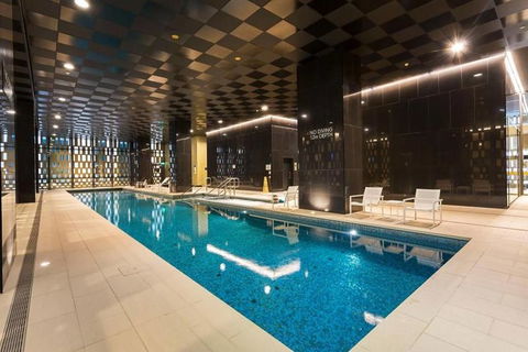 Chic, Modern & Stylish.Stunning Views,Free Parking - Tourism Hervey Bay 1
