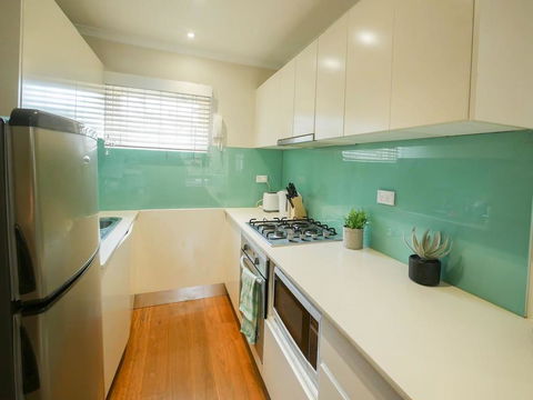 Chic, Pet Friendly & 500m To The Beach W/ Parking - Tourism Hervey Bay 3