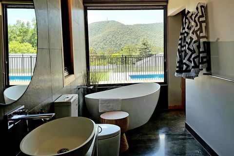 Christina's Luxury Retreat - Tourism Hervey Bay 3