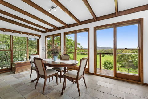 CHRISTOPHERS COTTAGE - Hervey Bay Accommodation 2