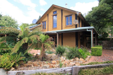 Cindy Cottage - Hervey Bay Accommodation 0