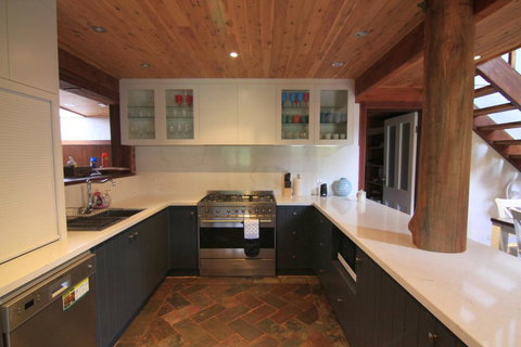 Cindy Cottage - Hervey Bay Accommodation 2