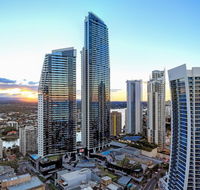Circle on Cavill - HR Surfers Paradise - Tourism Hervey Bay