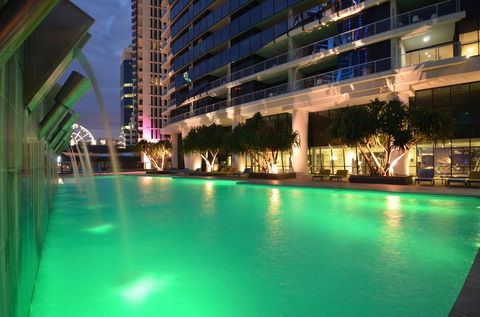 Circle On Cavill - HR Surfers Paradise - Tourism Hervey Bay 2