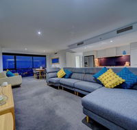 Circle on Cavill 37th Floor Ocean and River Views - Tourism Hervey Bay