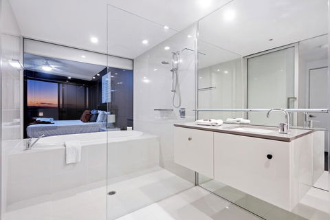 Circle Private Residences - Tourism Hervey Bay 2