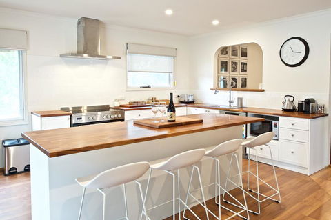 Cirillo Guest House - Tourism Hervey Bay 0