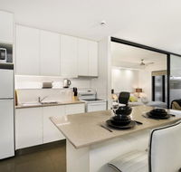 City Getaway Modern Bowen Hills 1 Bedroom with Free WIFI and Parking - Hervey Bay Accommodation
