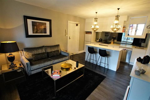 City Life Apartment-full Kitchen & Separate Bedroom - Hervey Bay Accommodation 1