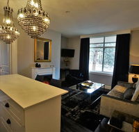 City Life Apartment-full kitchen  separate bedroom - Hervey Bay Accommodation