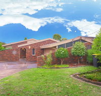 Classic Double Brick Garden House - Hervey Bay Accommodation