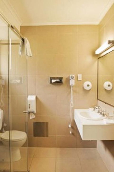 Classic Queen Room 2 In Oakleigh - Hervey Bay Accommodation 3