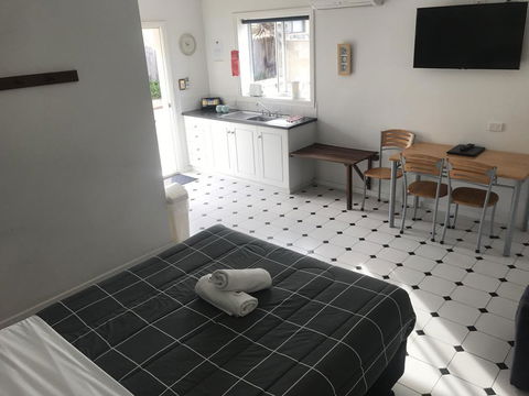 Clearwater Motel Apartments - Hervey Bay Accommodation 2