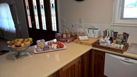 Cleggett Estate Holiday Cottage - Hervey Bay Accommodation 2