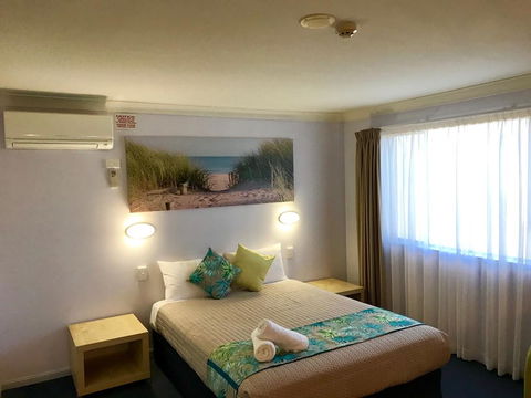 Cleveland Bay Air Motel - Tourism Hervey Bay 1