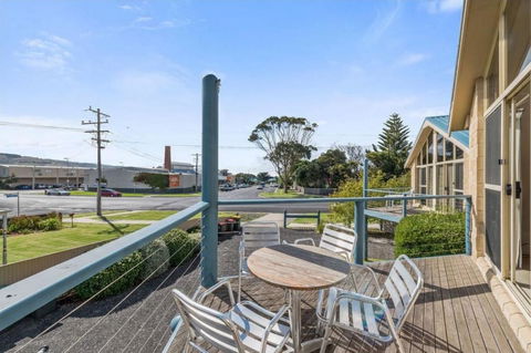 Cloud Nine - Tourism Hervey Bay 2