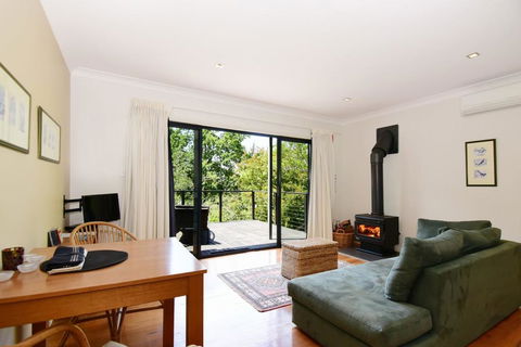 Cloudsong Chalet 3 - Close To The Village Centre! - Tourism Hervey Bay 3
