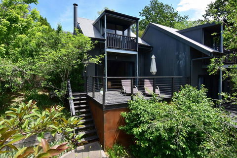 Cloudsong Chalet 3 - Close To The Village Centre! - Tourism Hervey Bay 0