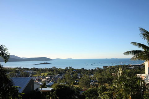 Club Jewel - Tourism Hervey Bay 0