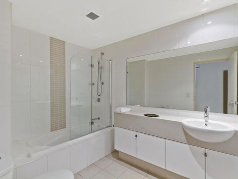 Coast Luxury Apartment 3 - Tourism Hervey Bay 1