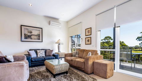 COASTAL SOUL VILLA @ BROADBEACH - Hervey Bay Accommodation 3