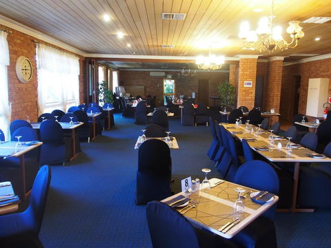 Cobar Town & Country Motor Inn - Hervey Bay Accommodation 2