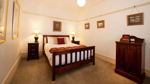 Cobb & Co Court Boutique Hotel - Tourism Hervey Bay 3